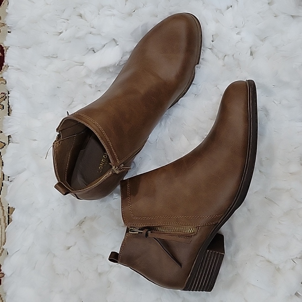London Fog Tina Ankle Bootie Brown smooth 1.5" heel Inside zipper size 10 NEW…